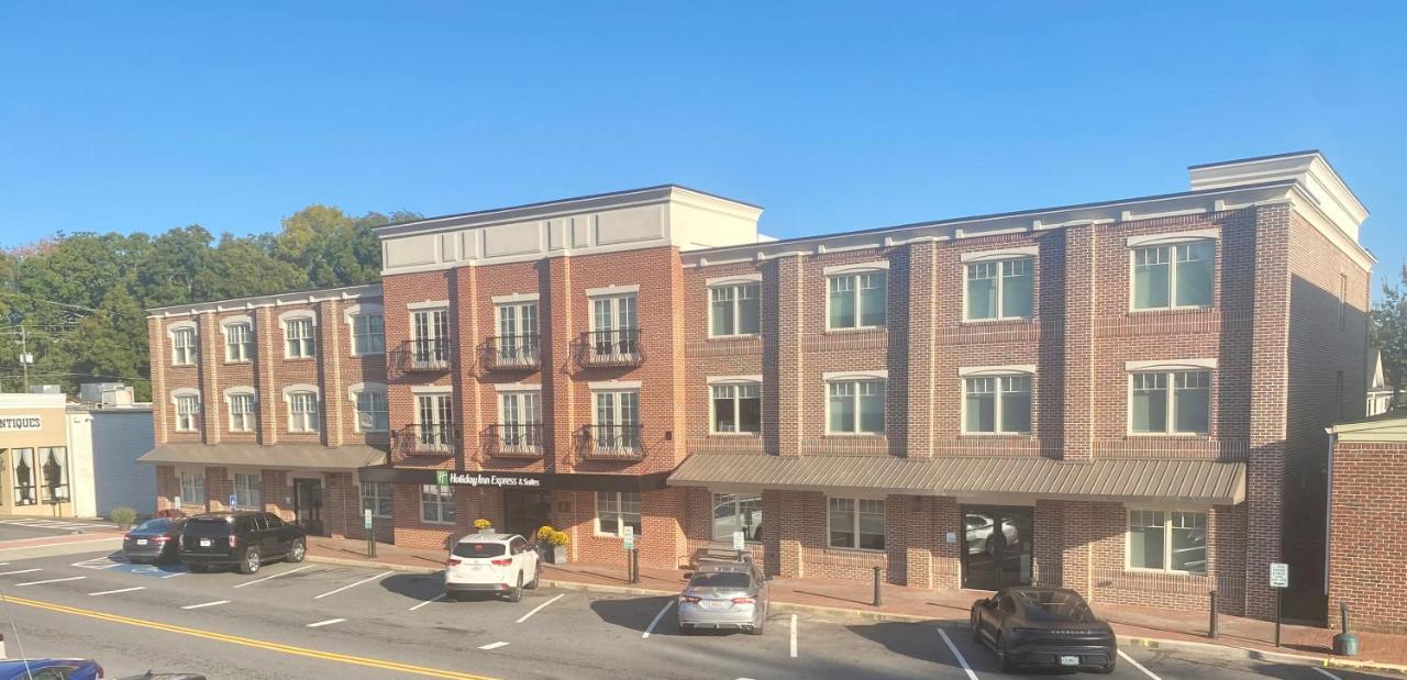 Holiday Inn Express & Suites - Dahlonega - University Area By Ihg Екстериор снимка